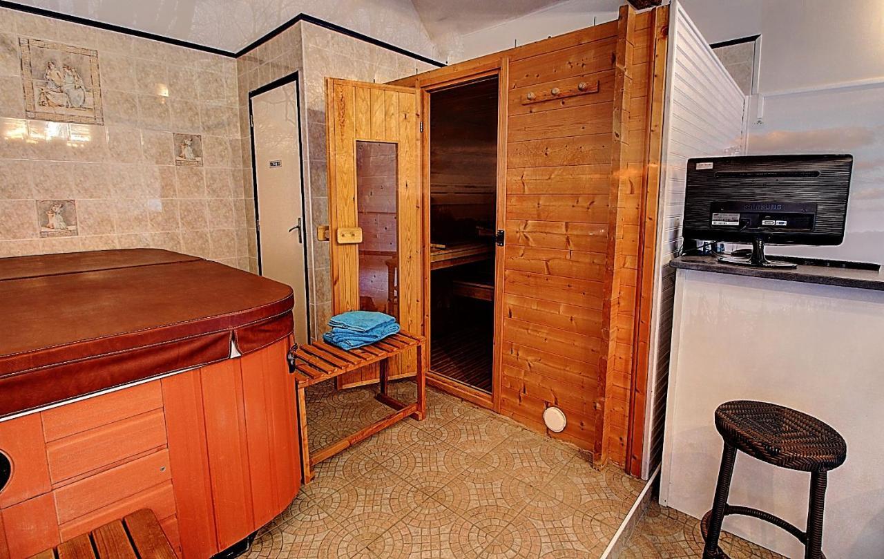 Gite De La Courtaudiere Le Petit-Pressigny Exterior foto