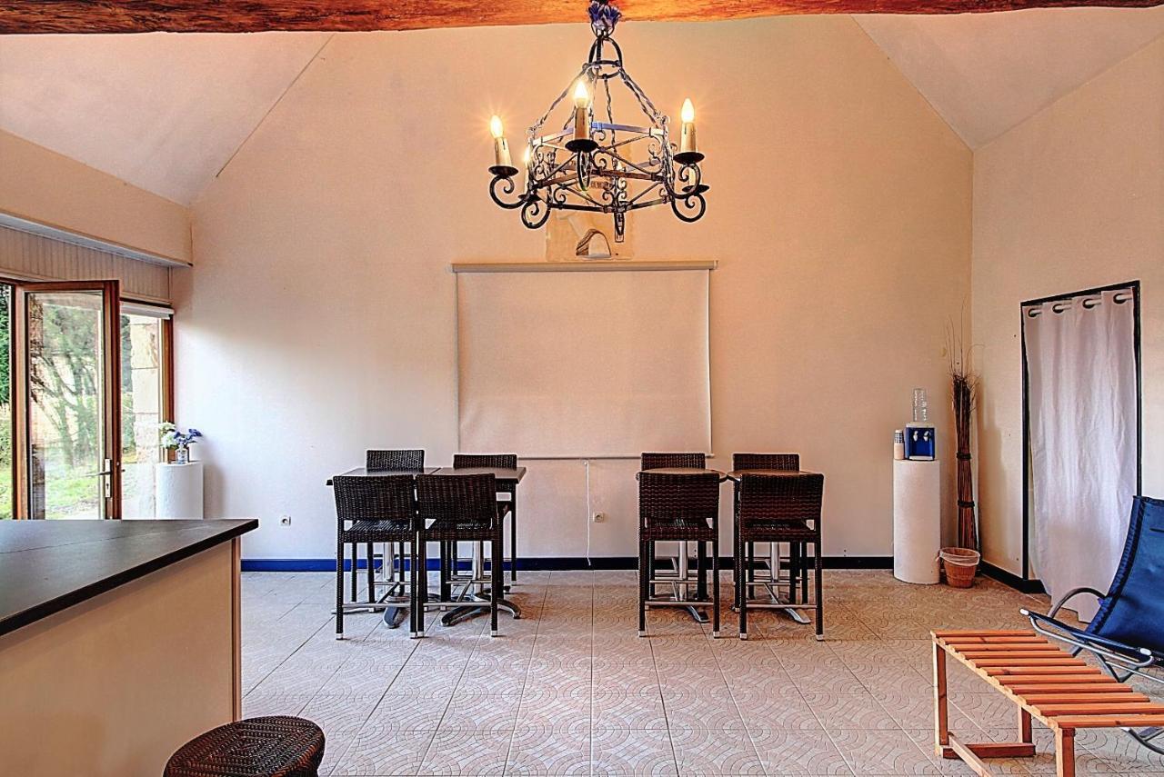 Gite De La Courtaudiere Le Petit-Pressigny Exterior foto